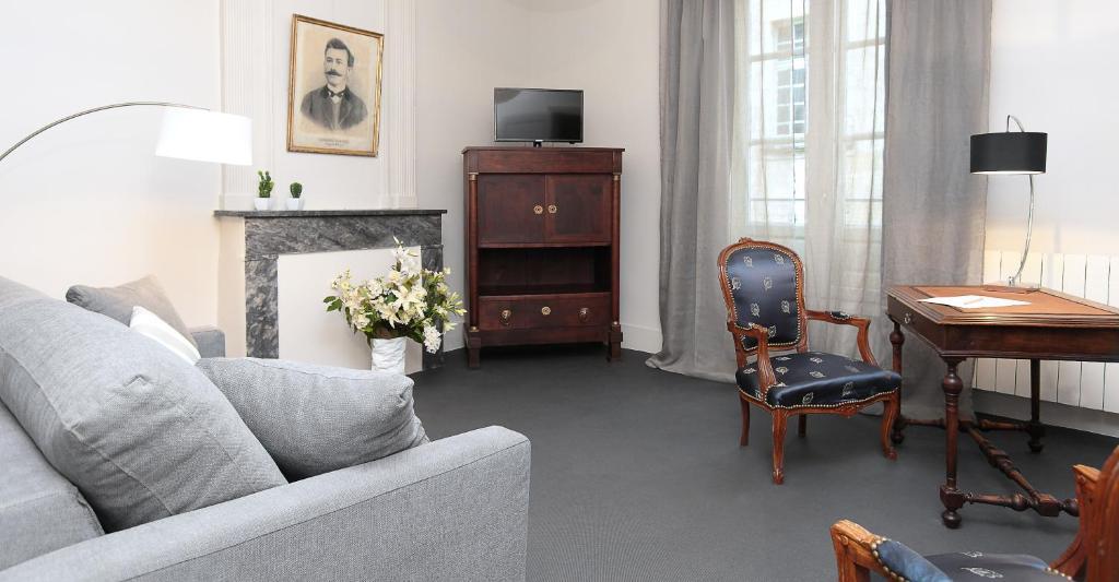 Suites De La Tour Perigueux Centre ภายนอก รูปภาพ